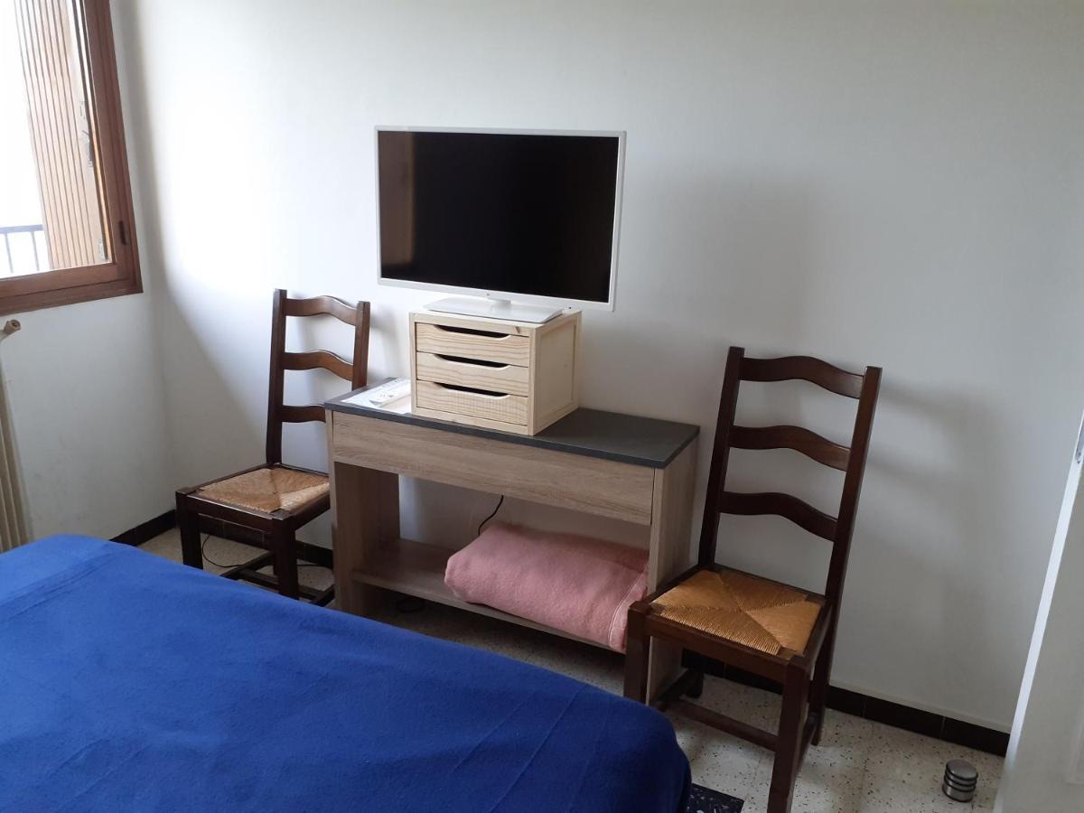 Chambre B2 Dans Un Appartement En Colocation Marseilles Exterior foto